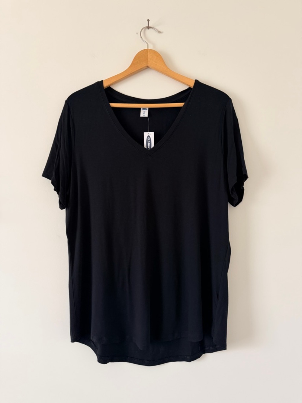 Old Navy Black Luxe V-Neck Short Sleeve Tee
